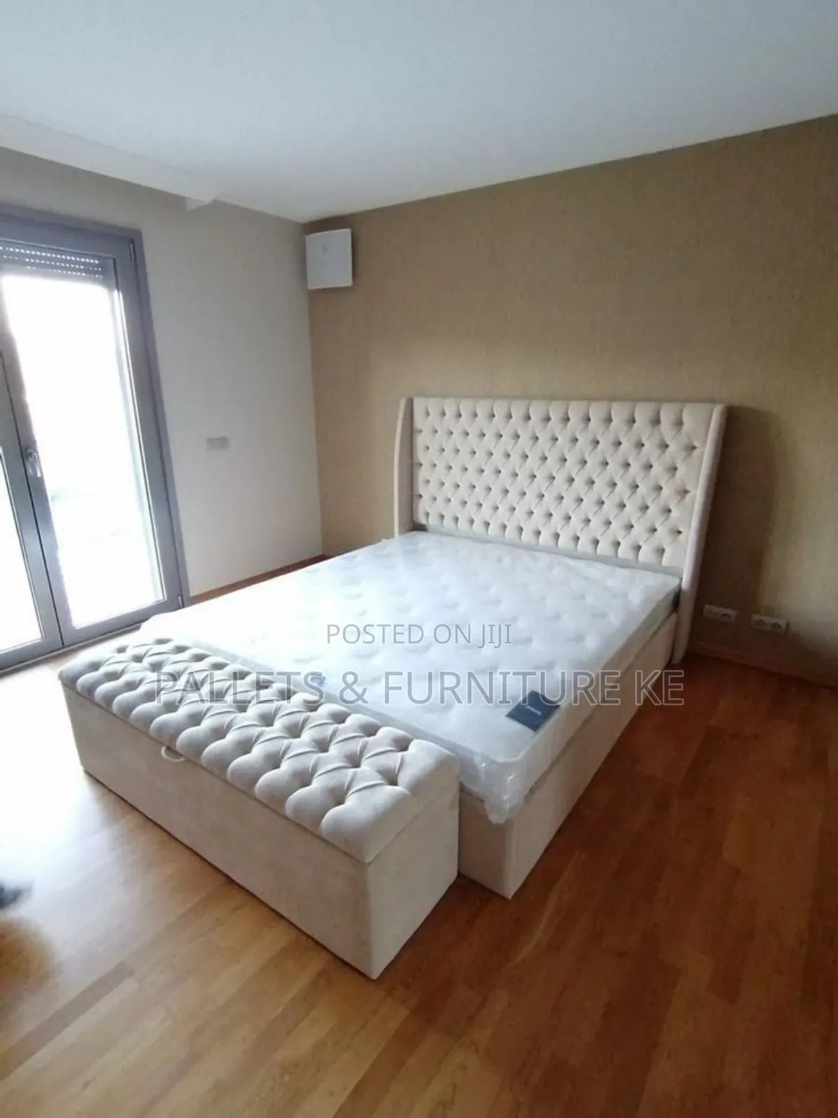 Cream White Vienna Velvet Bed