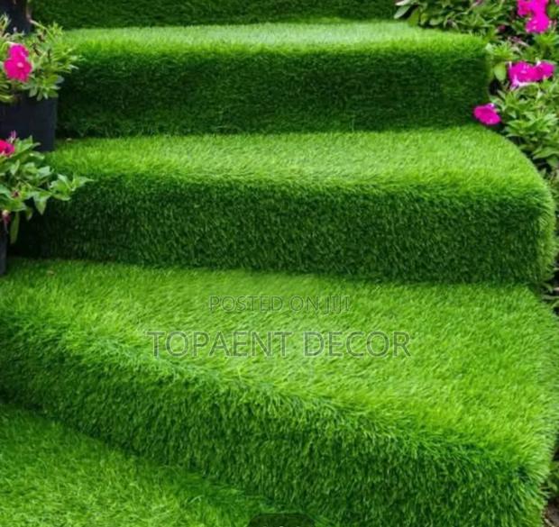 Water Conservative and Splendid Backyard Artificial Grass