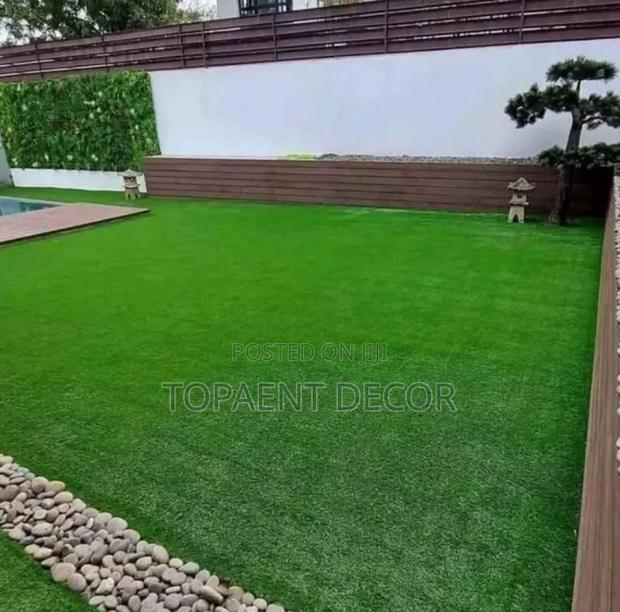 Wide Area Coverage With Artificial Green Grass Carpet