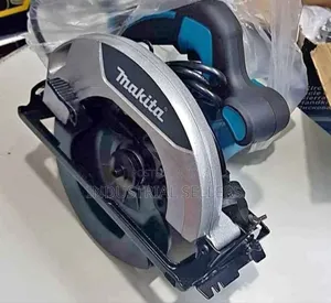 Electric Makita Circular Saw