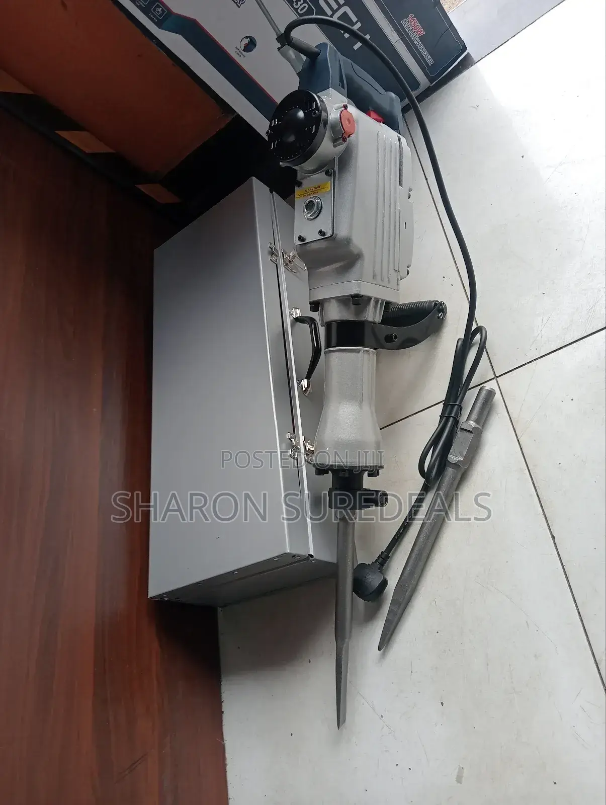 Powerful Demolition Hammer 1450w