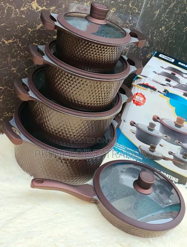 10 Pc Die Cast Cookware Set^
