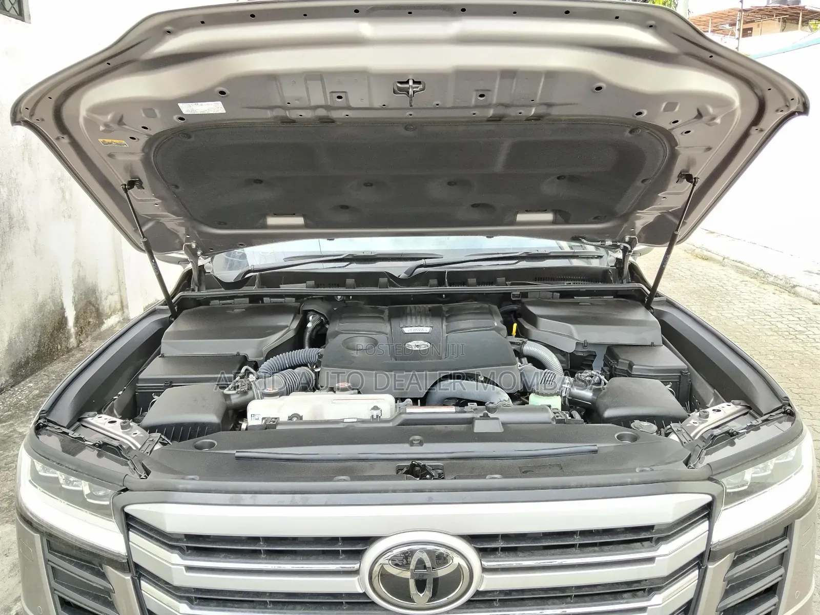 Toyota Land Cruiser 2023 Gold