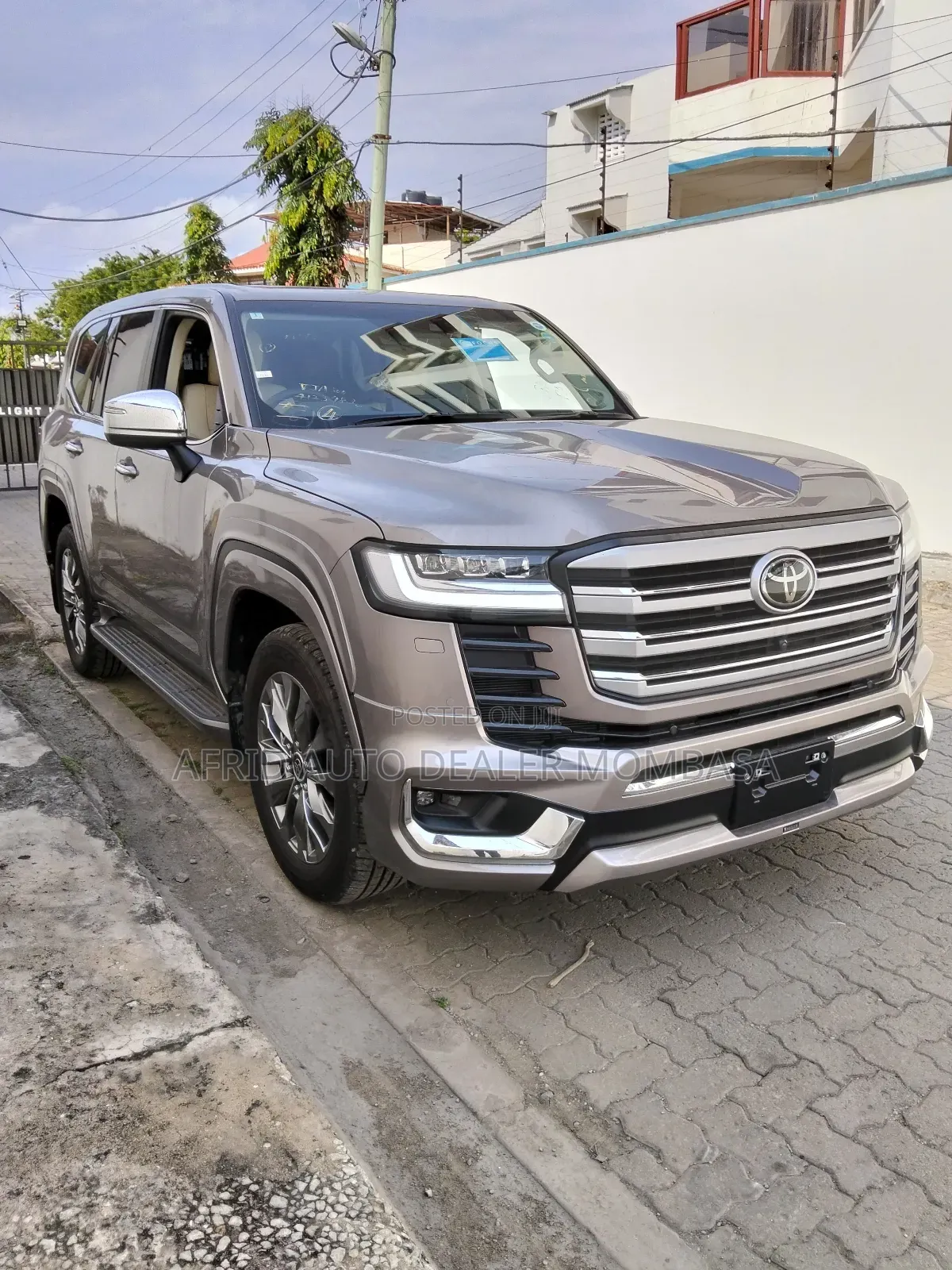 Toyota Land Cruiser 2023 Gold