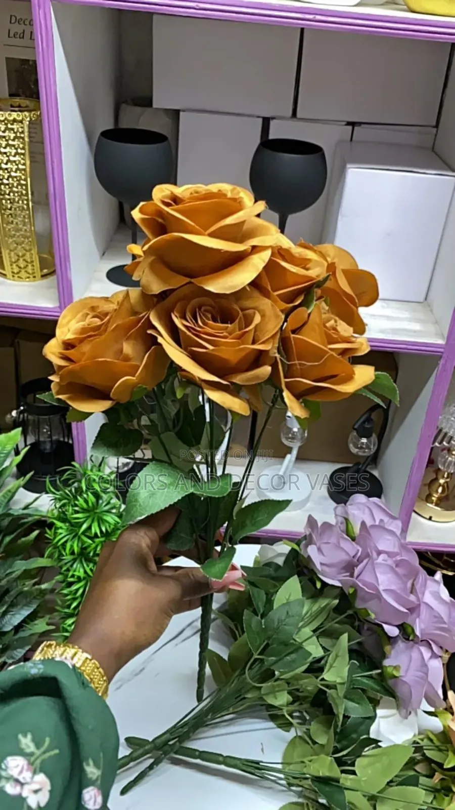 Gold Elegant Roses
