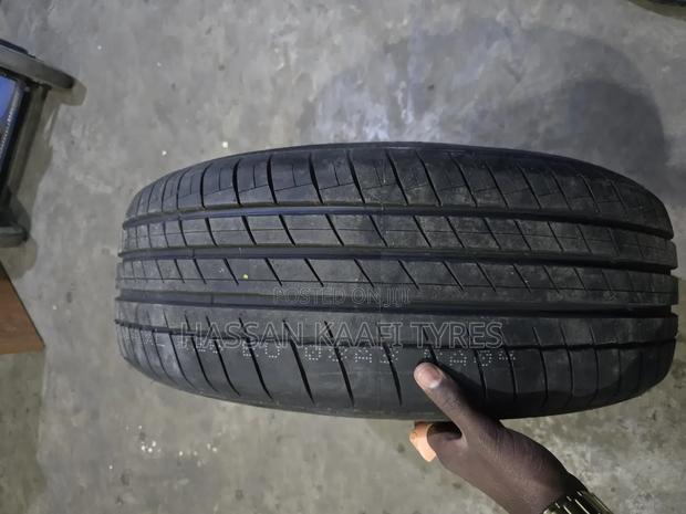 235/55r20 Kapsen Tyre - thumbnail 2