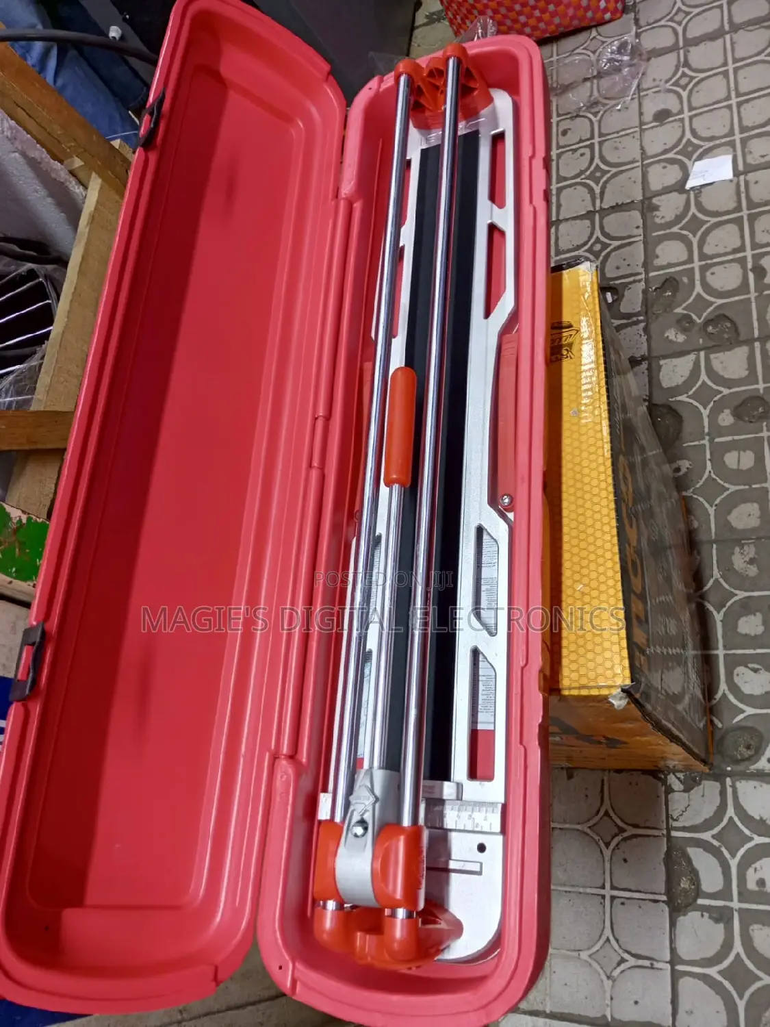 Highly Noted Rubi Tile Cutter Machine