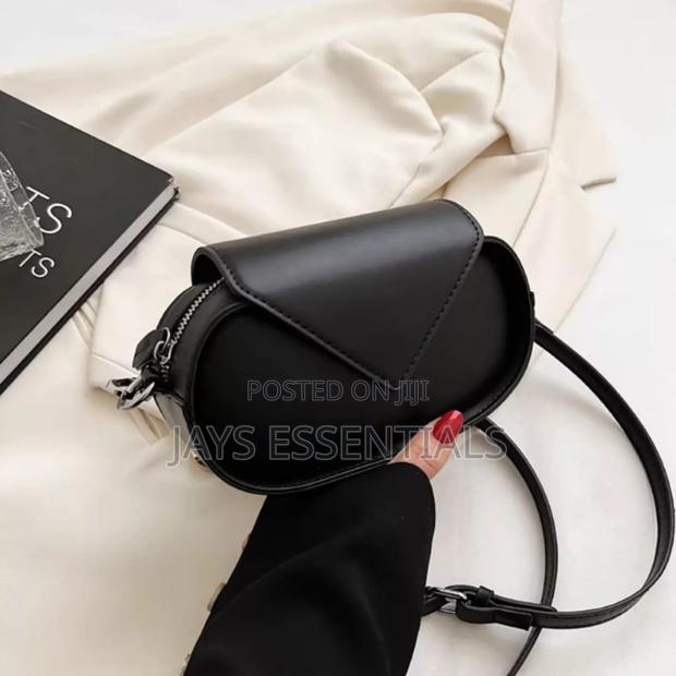 Minimalist and Timeless Bag - thumbnail 6