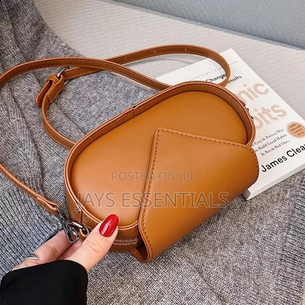 Minimalist and Timeless Bag - thumbnail 9