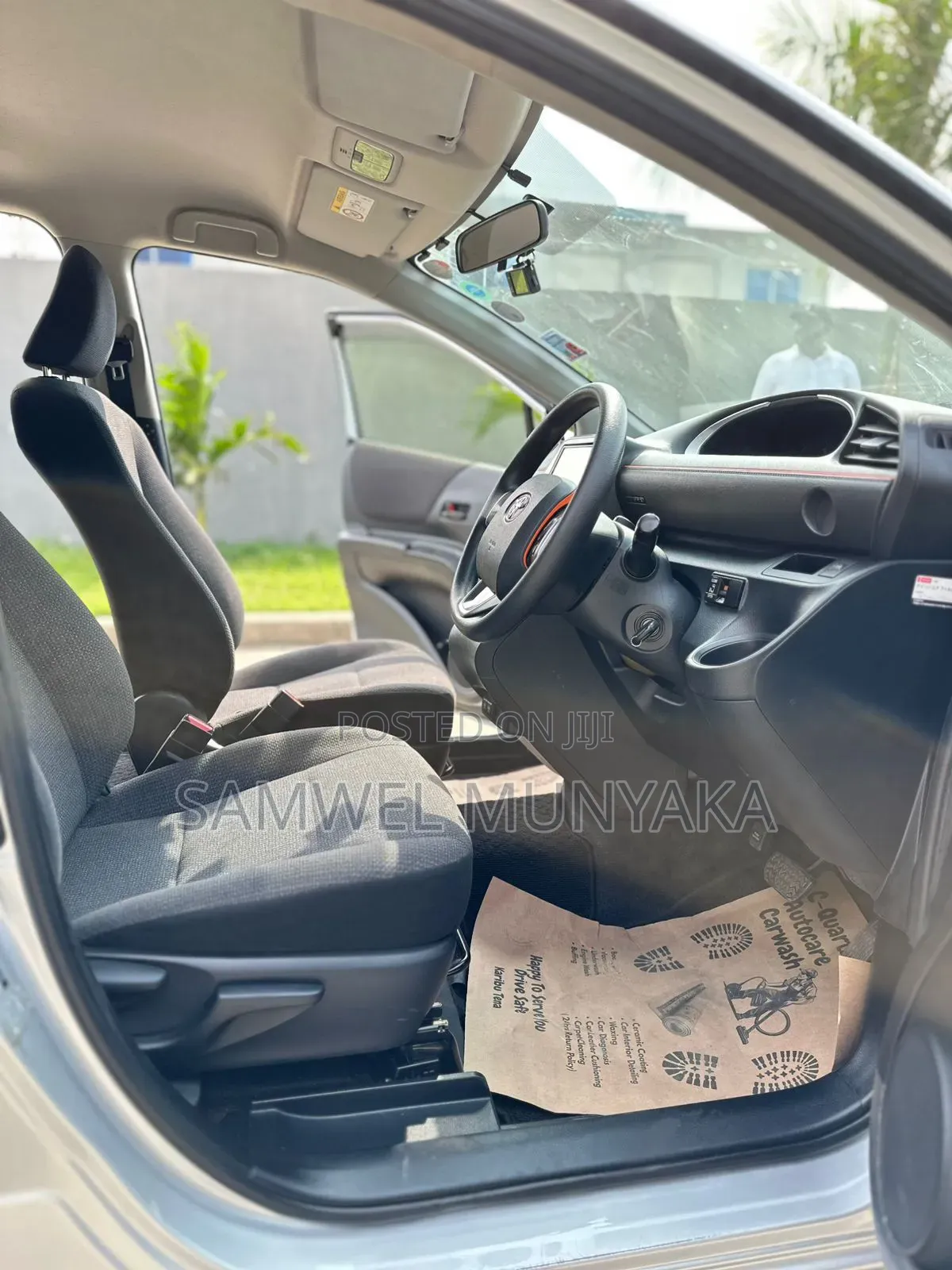 Toyota Sienta 1.5 Hybrid FWD 2017 Silver