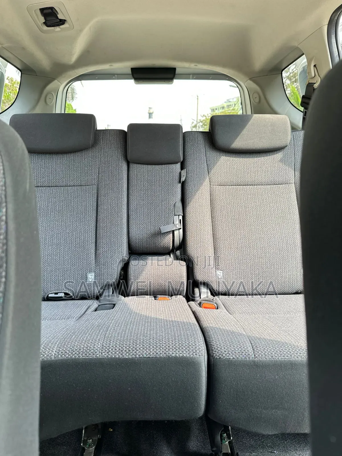 Toyota Sienta 1.5 Hybrid FWD 2017 Silver