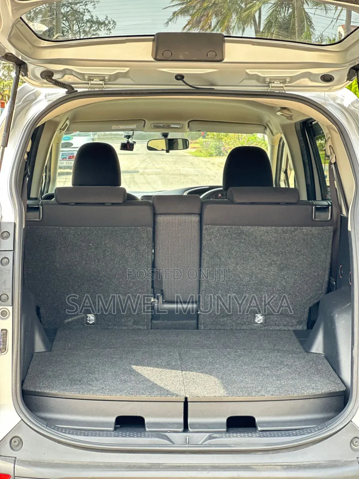 Toyota Sienta 1.5 Hybrid FWD 2017 Silver