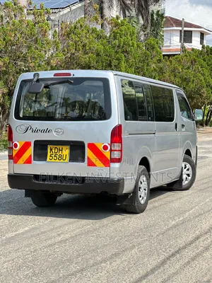 Toyota HiAce 2016 Silver