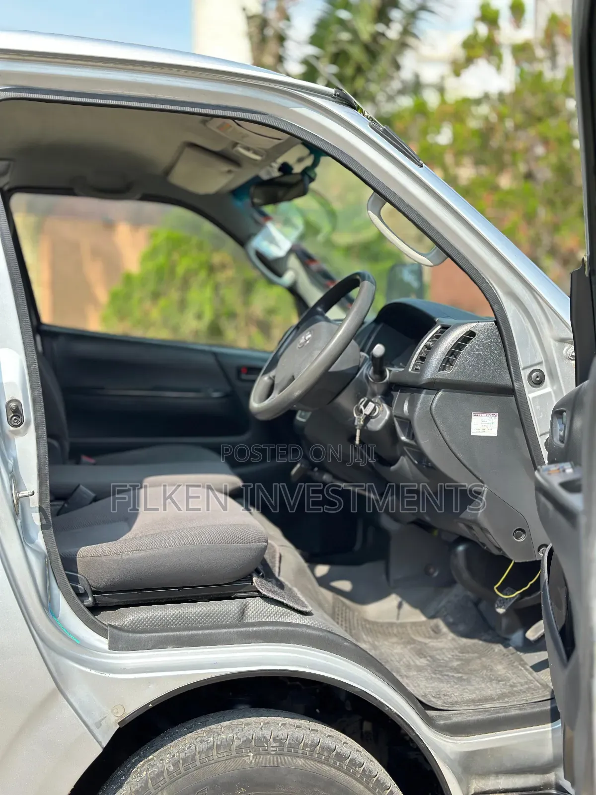 Toyota HiAce 2016 Silver