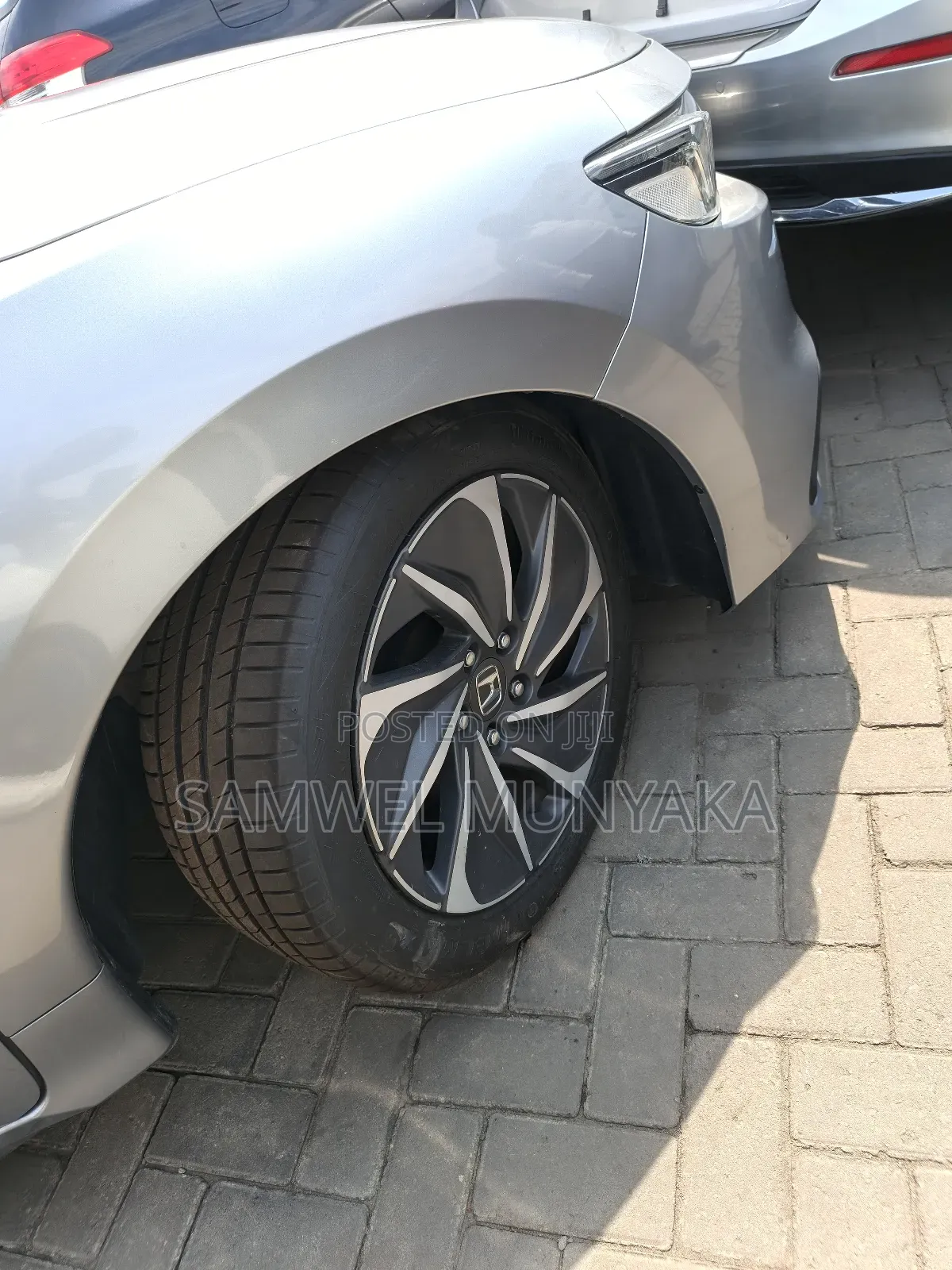 Honda Insight Touring 2020 Silver