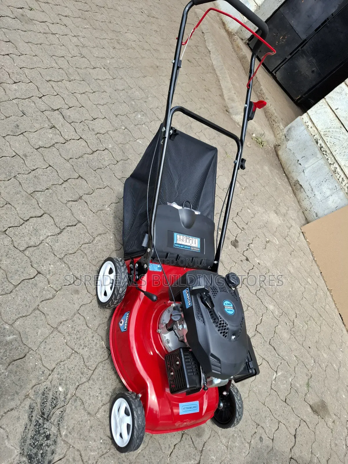 Self Propelled Gasolie Lawn Mower, 18 Inches