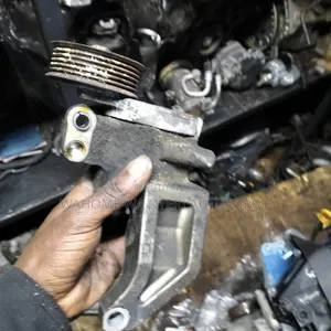 Lower Tensioner Mazds Bongo Vannete L8