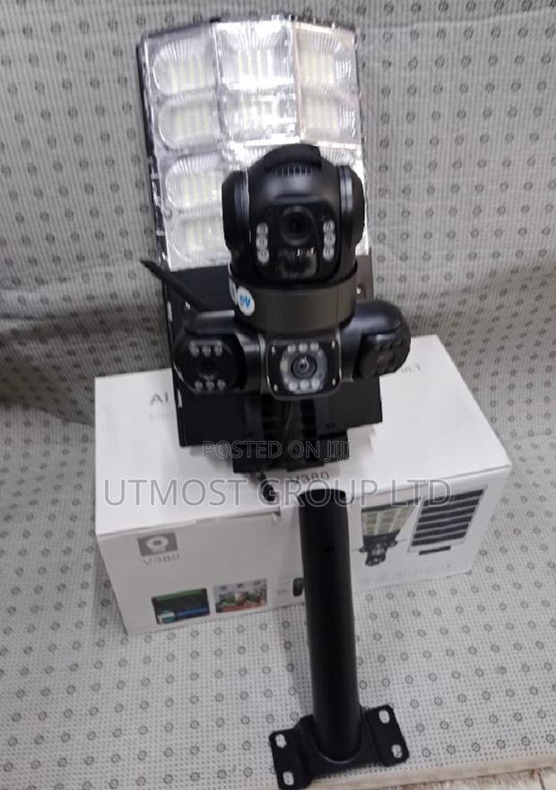 4g Solar Street Light With 3 Cameras Wireless CCTV