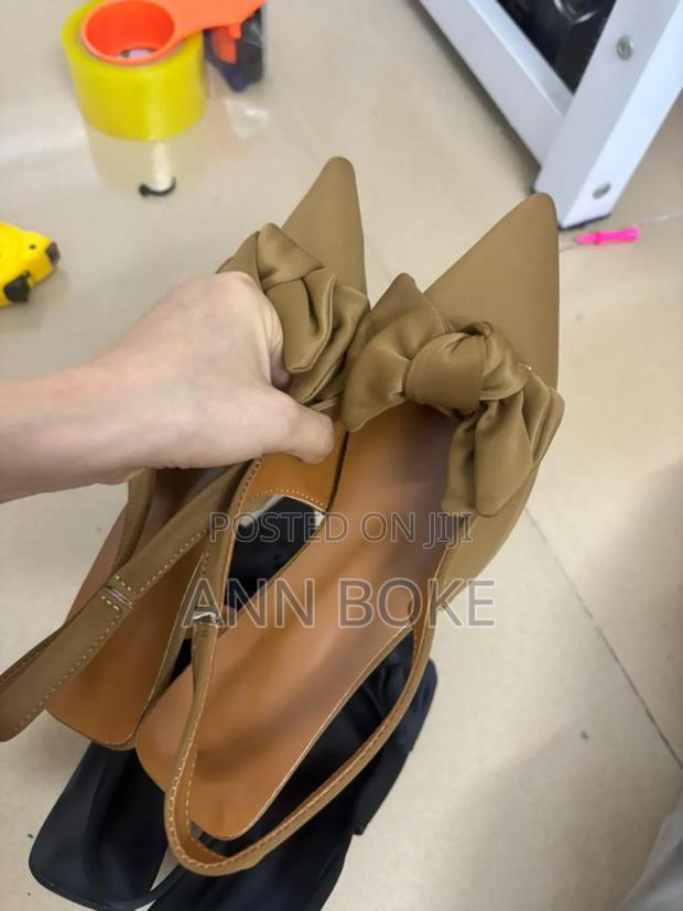 Classy Cutesy Heels in Stocjsizes Black and Brown Quality - thumbnail 6