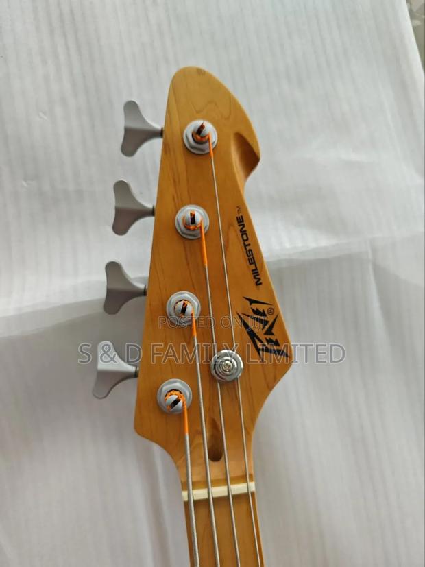 Peavey Milestone 4 String Bass Guitar - thumbnail 4