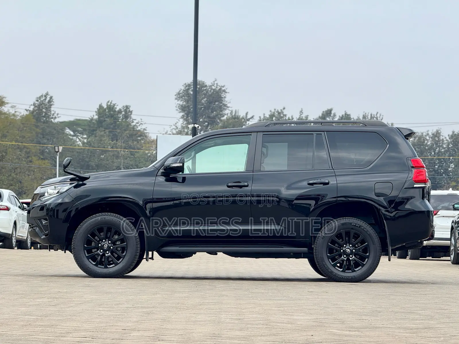 Toyota Land Cruiser Prado 2021 Black