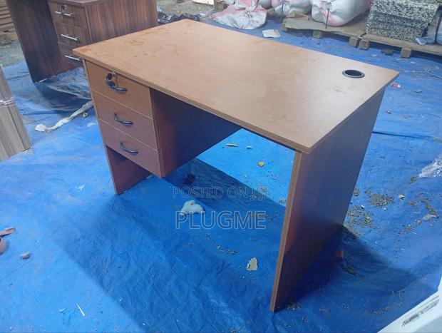 0.9 Metre Brown Office Desk - thumbnail 2