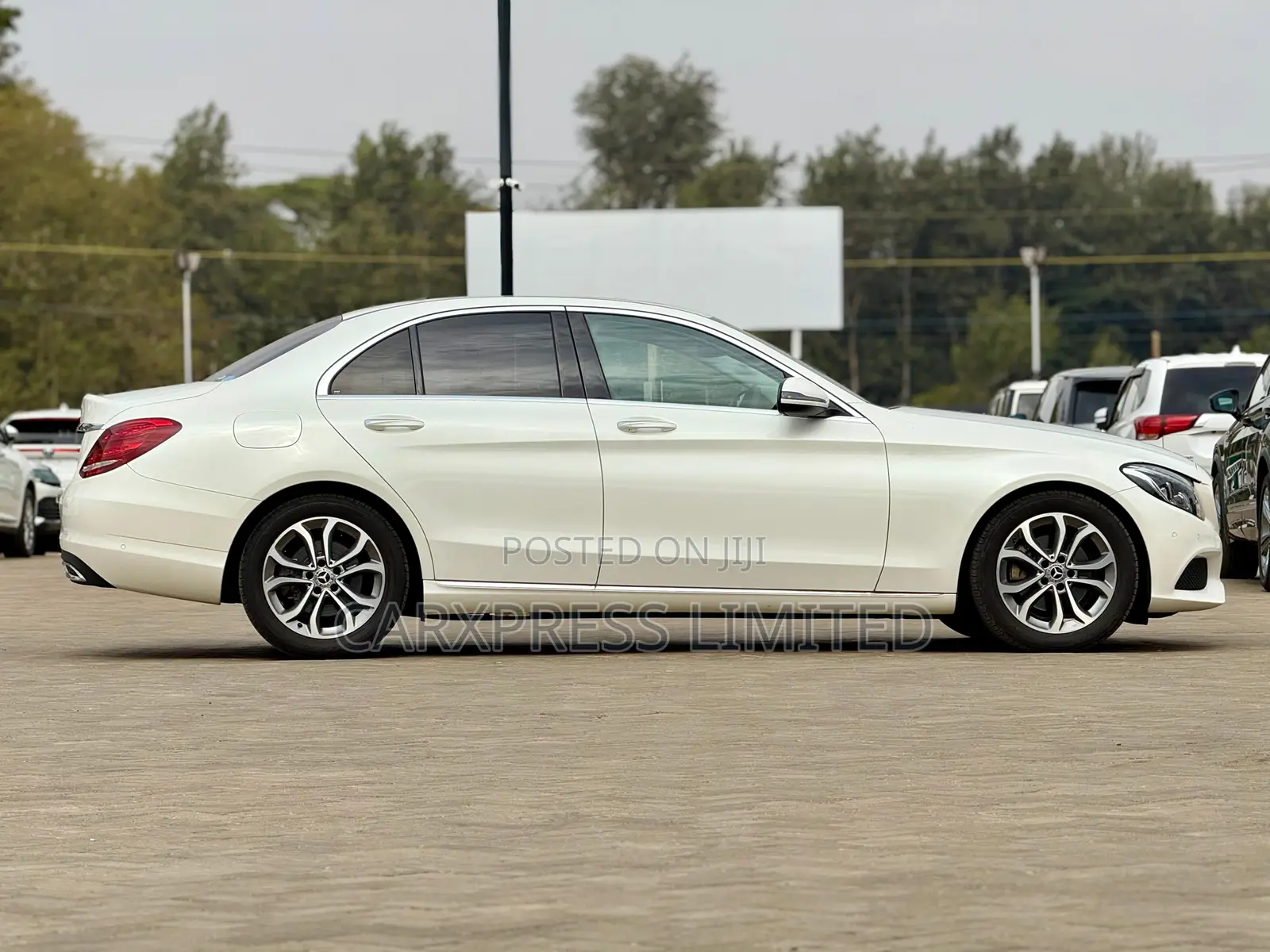 Mercedes-Benz C200 2018 White