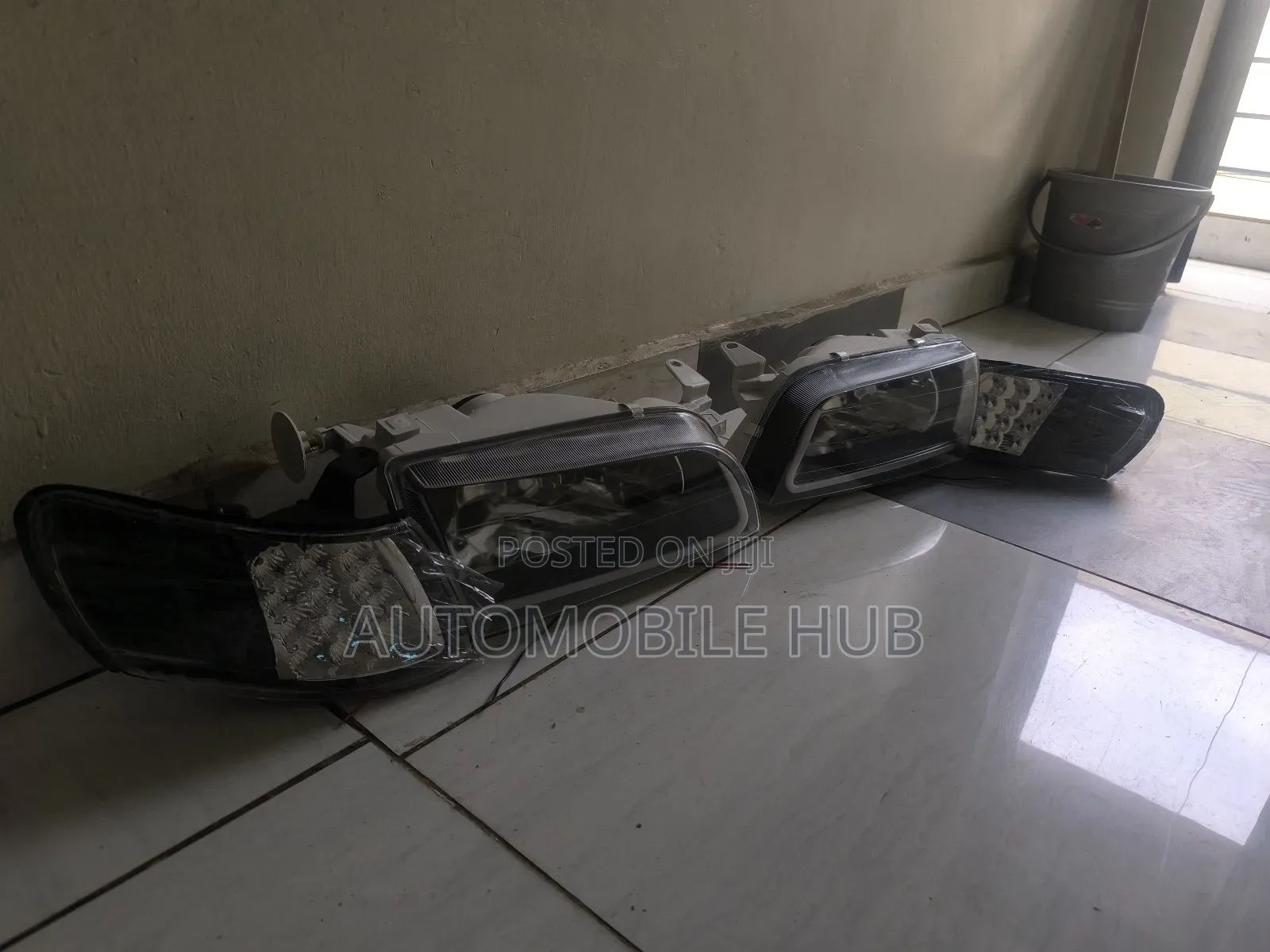 Toyota 100 After Market Headlights With Corner Lamps