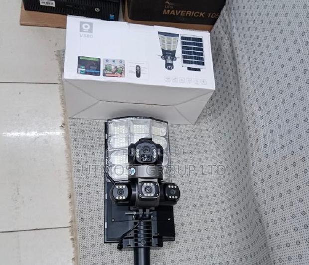 Solar Street Light With 4g Rotational CCTV - main view