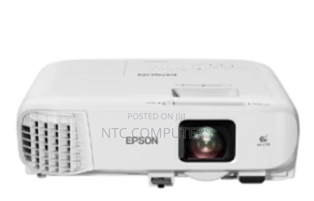 Epson Eb-992f Projector - 4000 Lumens, 1080p 3lcd .