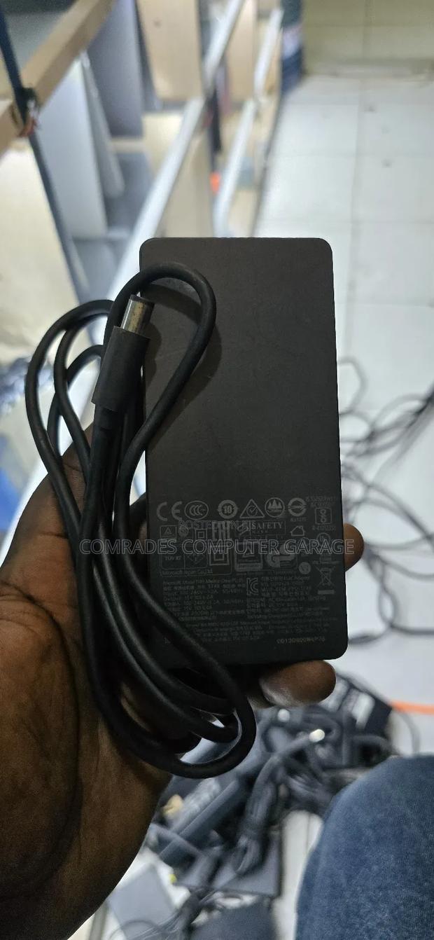 Microsoft 90w Power Adapter - main view