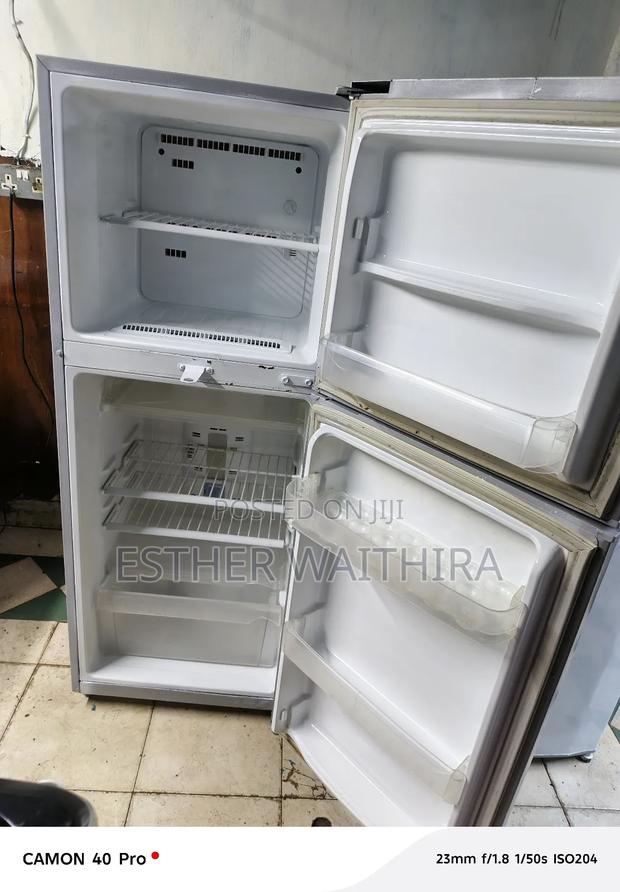 300 Litres Non Frost Samsung Fridge - thumbnail 3