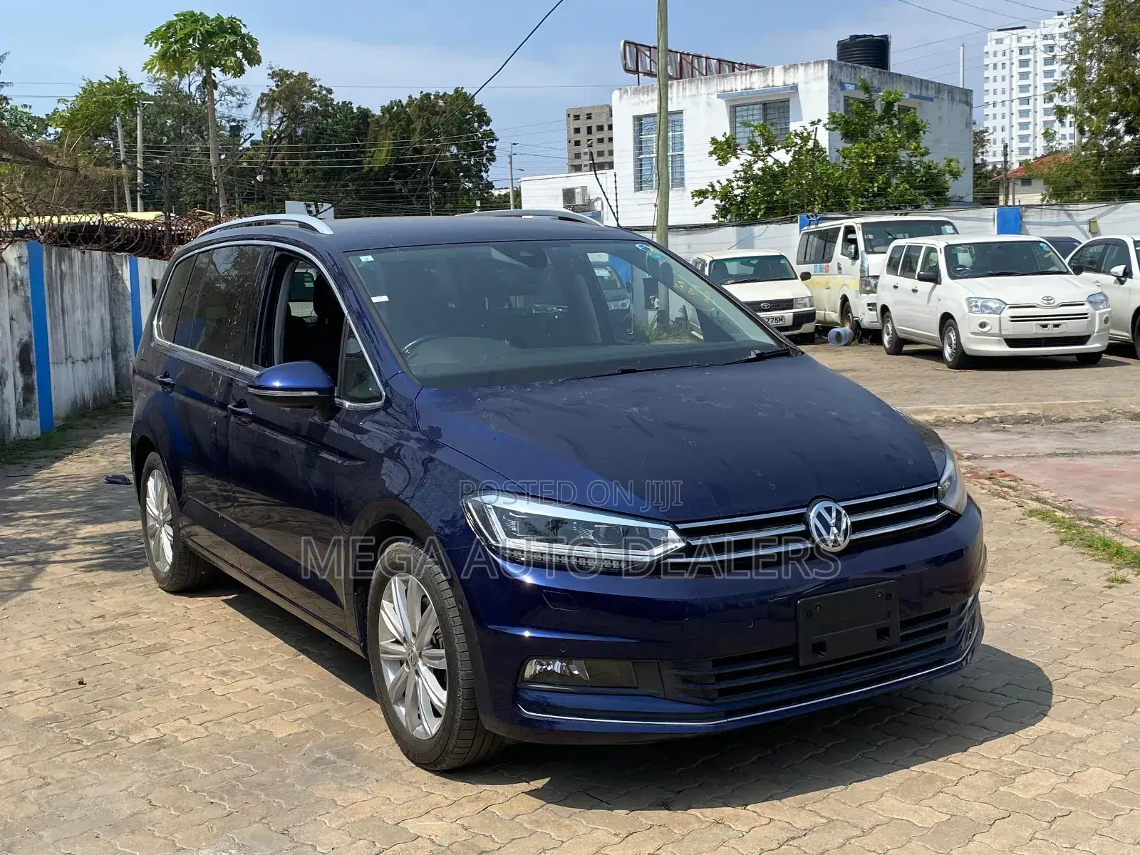 Volkswagen Touran 2018 Blue