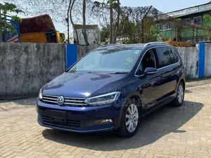 Volkswagen Touran 2018 Blue