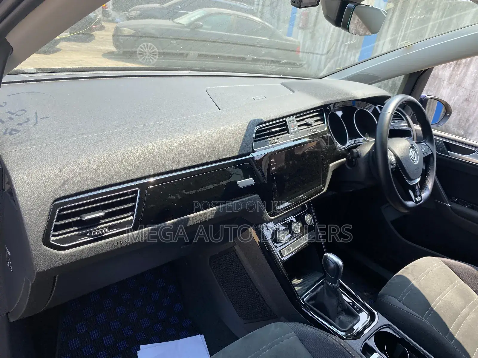 Volkswagen Touran 2018 Blue