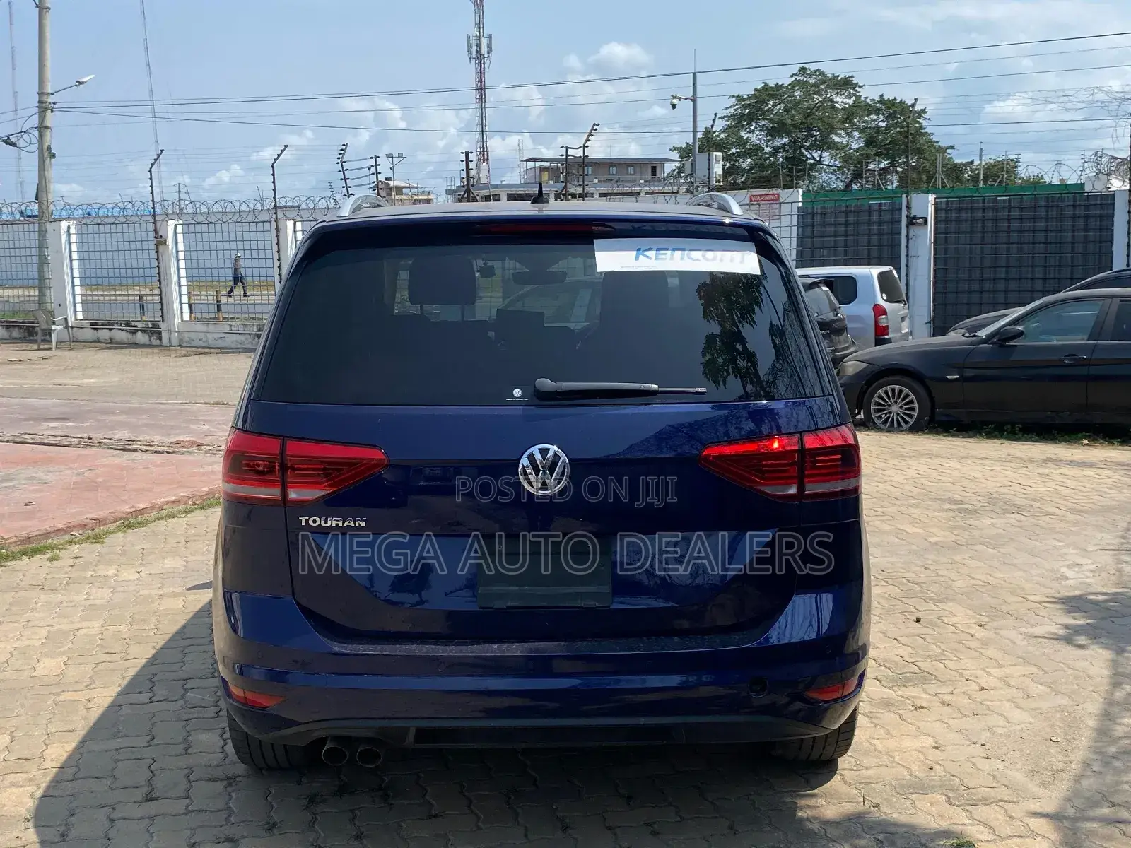 Volkswagen Touran 2018 Blue