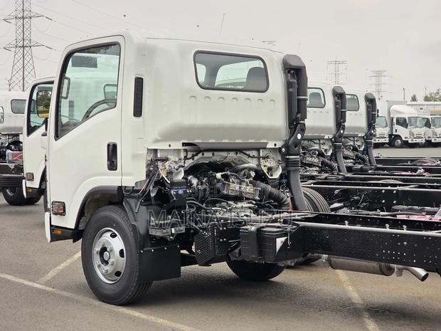 Isuzu NQR Extra Cab Chassis Zero Mileage - thumbnail 3