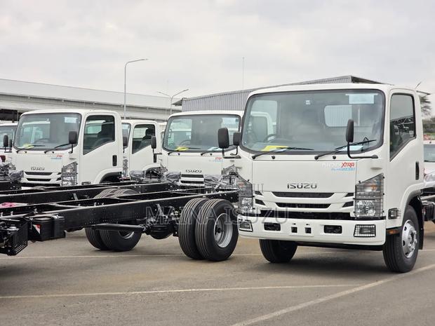 Isuzu NQR Extra Cab Chassis Zero Mileage - thumbnail 4