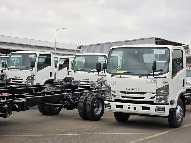 Isuzu NQR Extra Cab Chassis Zero Mileage - thumbnail 5