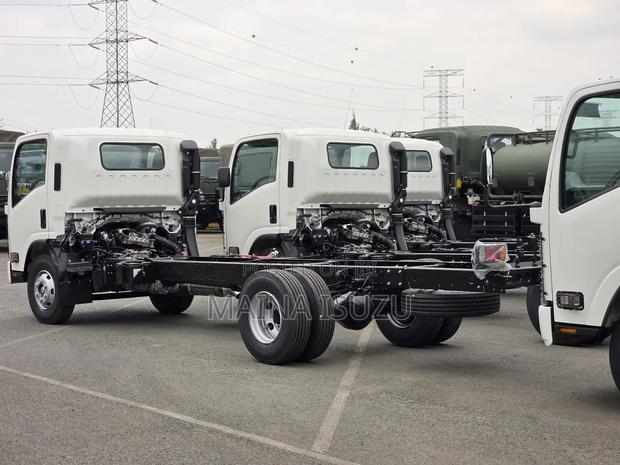Isuzu NQR Extra Cab Chassis Zero Mileage - thumbnail 7