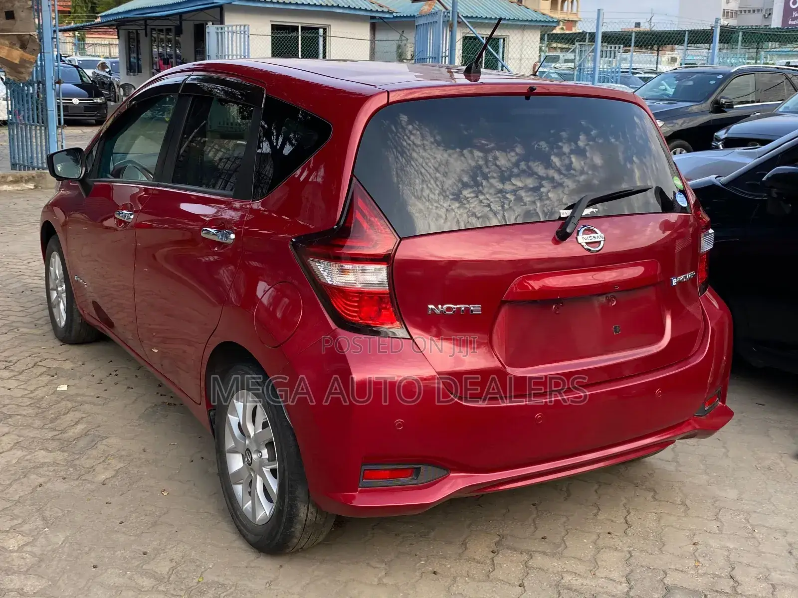 Nissan Note 2018 Red