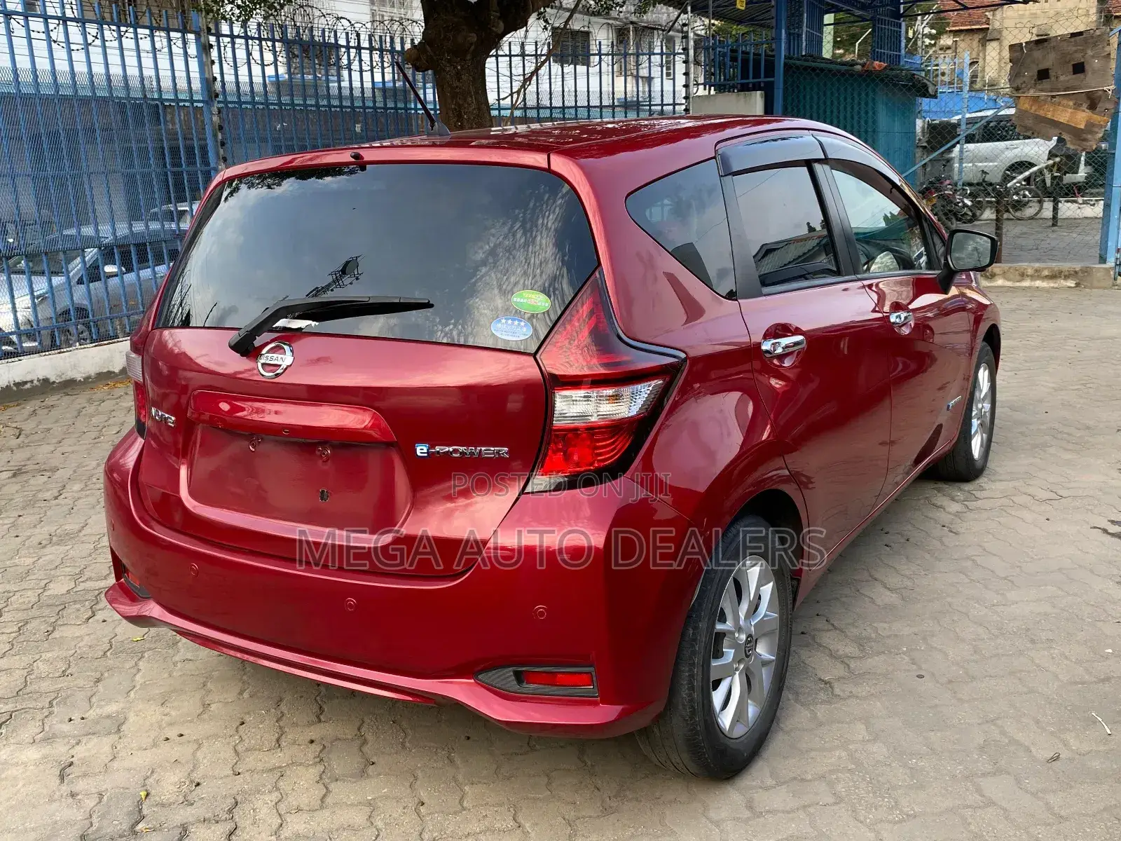 Nissan Note 2018 Red