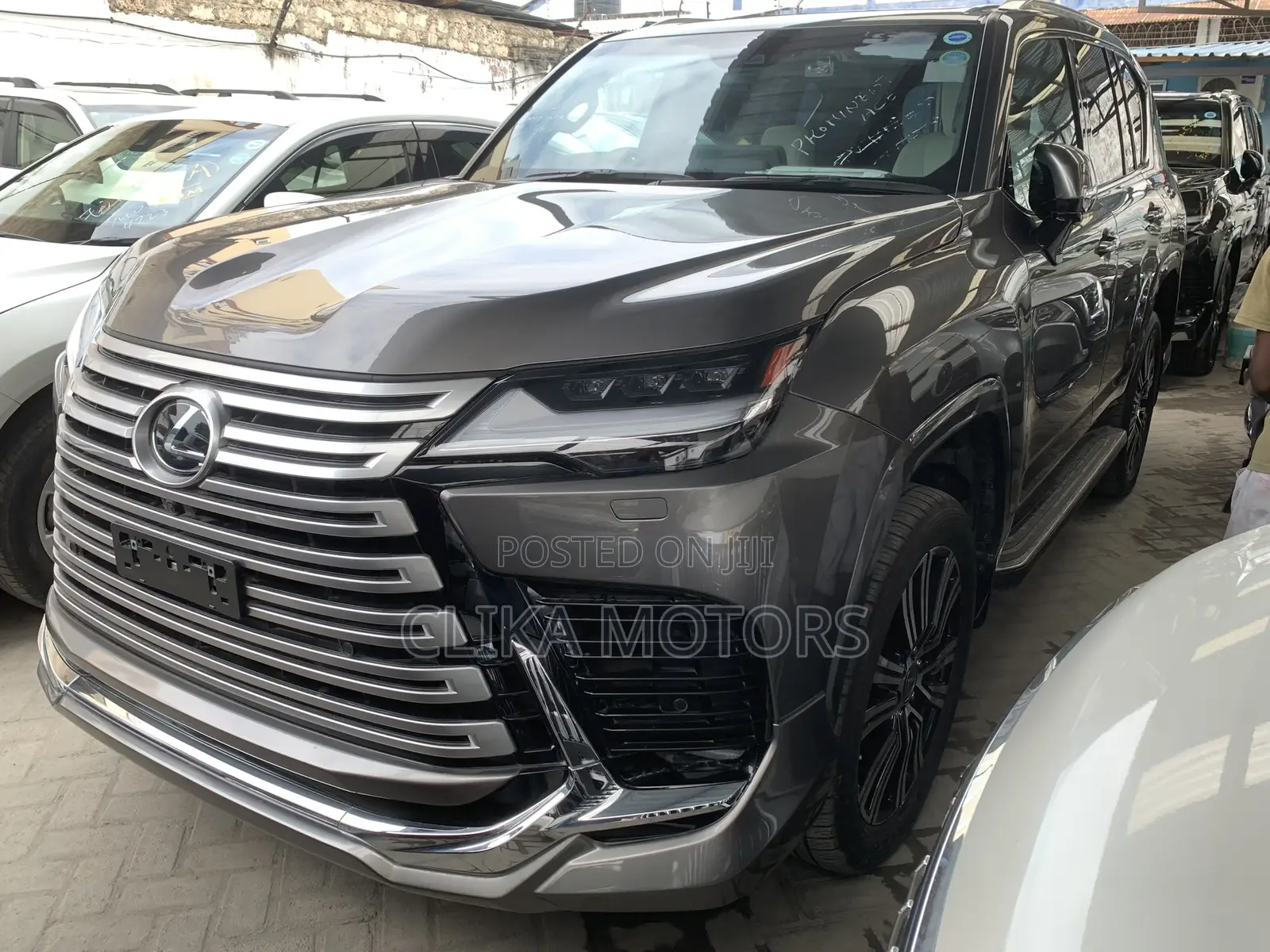 Lexus LX 2022 Ivory
