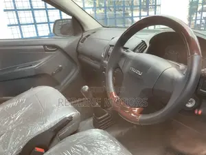 Isuzu D-MAX 2018 White