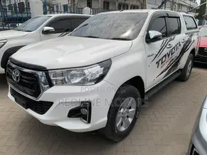 Toyota Hilux Revo Double Cab Deisel 2.8 AWD 2018 White