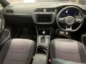 Volkswagen Tiguan 2018 Silver