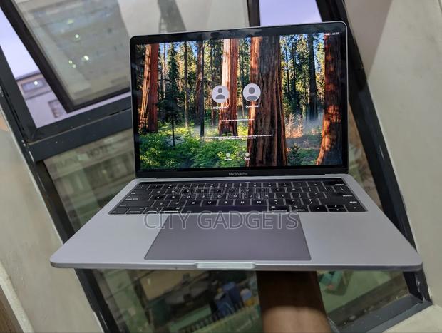 Laptop Apple MacBook Pro 2019 16GB Intel Core I7 SSD 1T