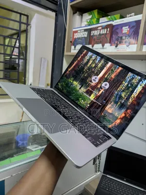 Laptop Apple MacBook Pro 2019 16GB Intel Core I7 SSD 1T