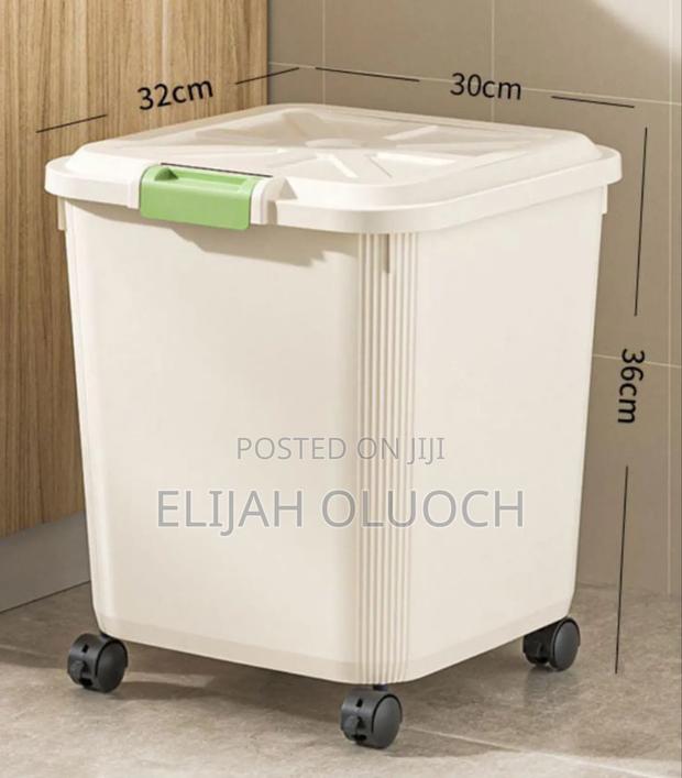 Cereal Bucket (15kg and 25kg Buckets Has Wheels )