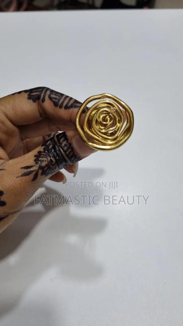 Round Ring - thumbnail 2